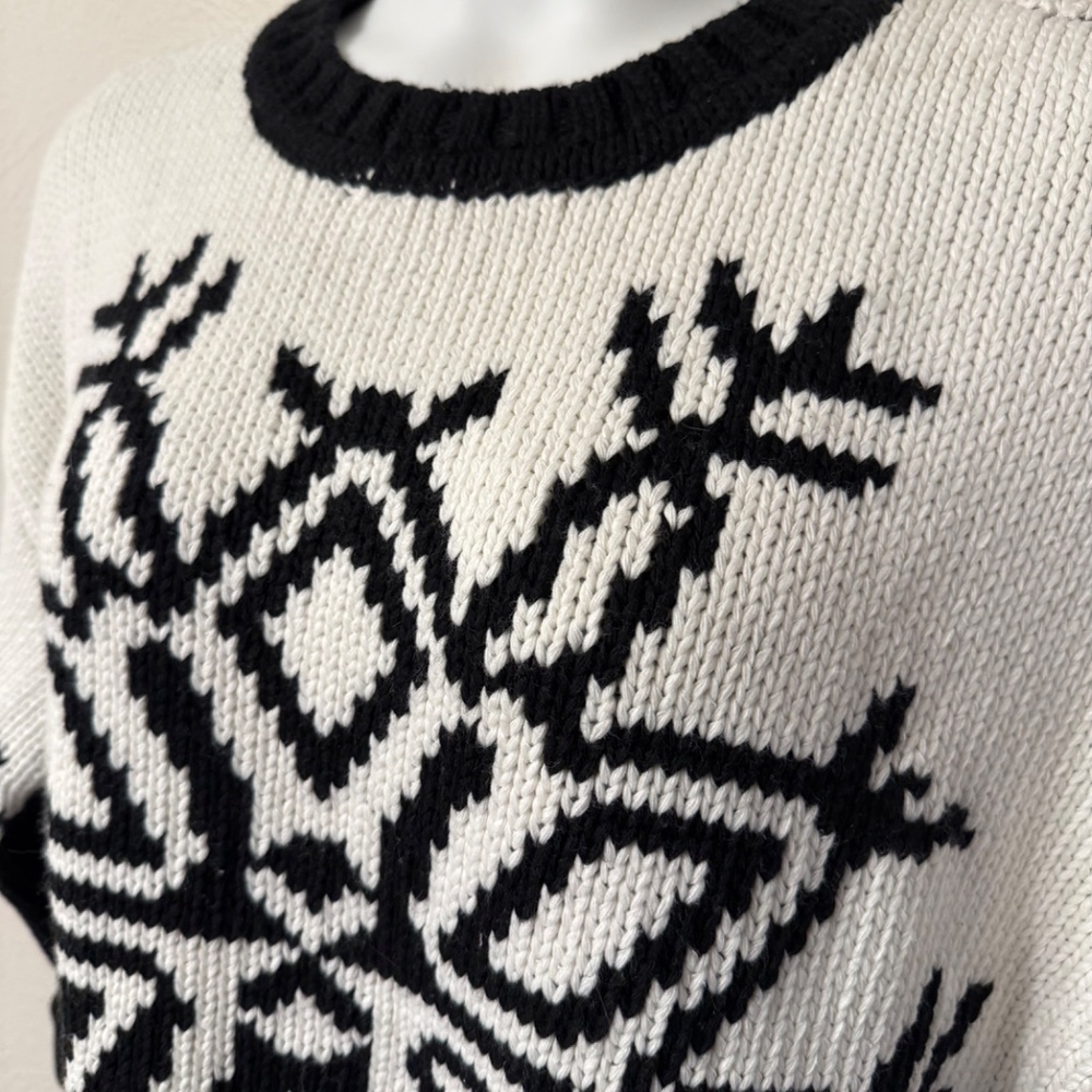NWT Show Me Your Mumu Stowe Sweater Snowflake size M chunky heavy - Picture 2 of 12